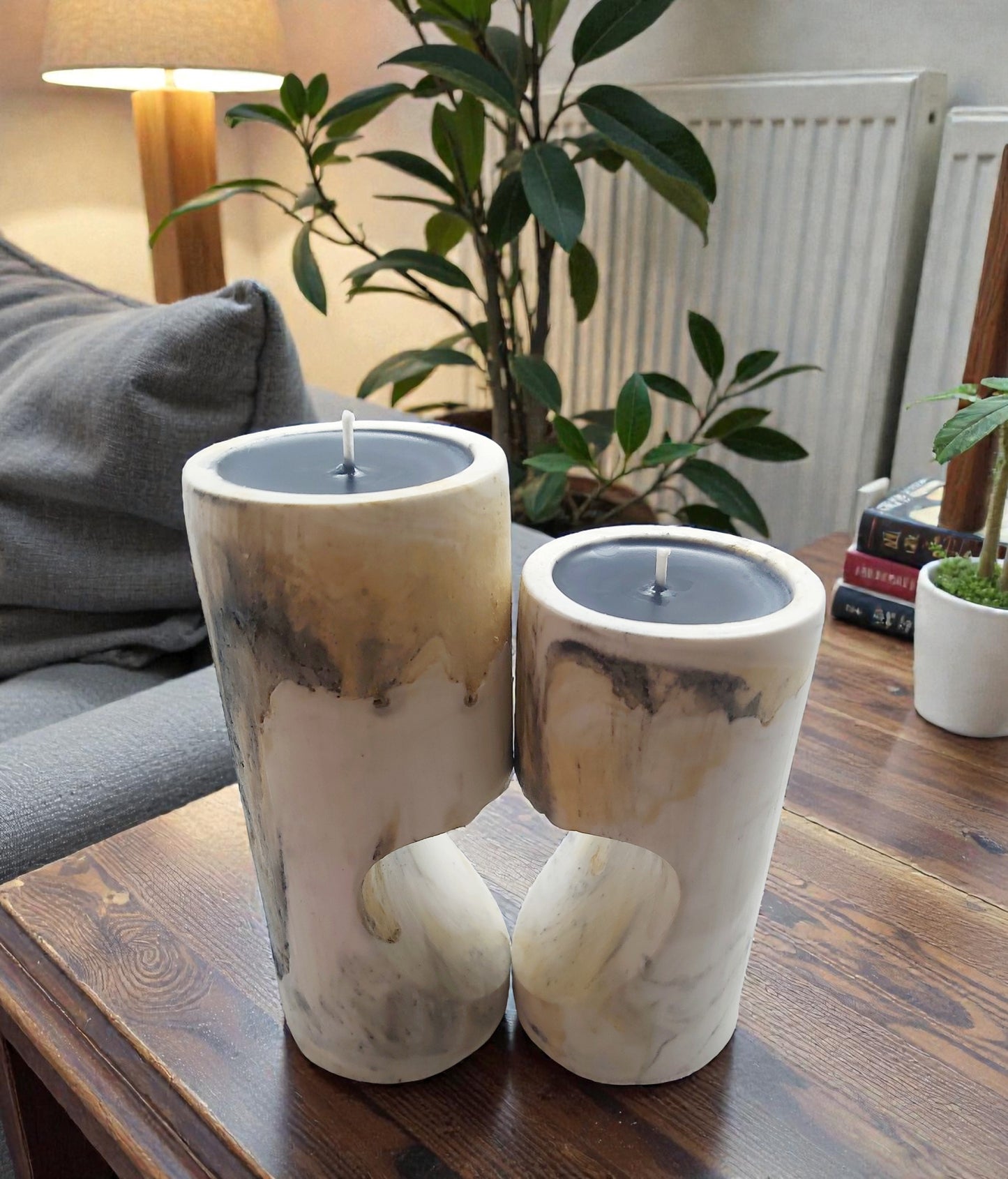 Coppia di piccoli candelabri